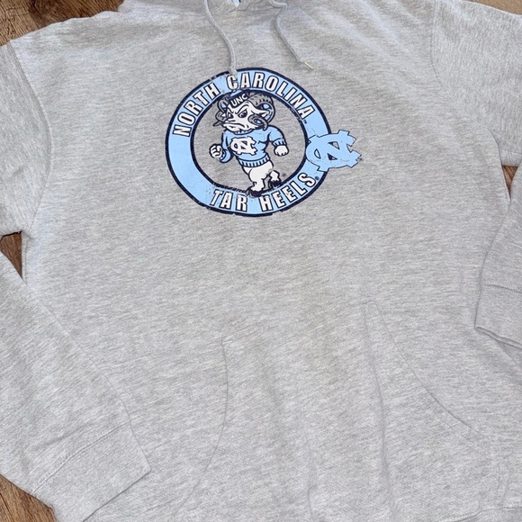 NCAA • Carolina Tar Heels Hoodie - Picture 2 of 7